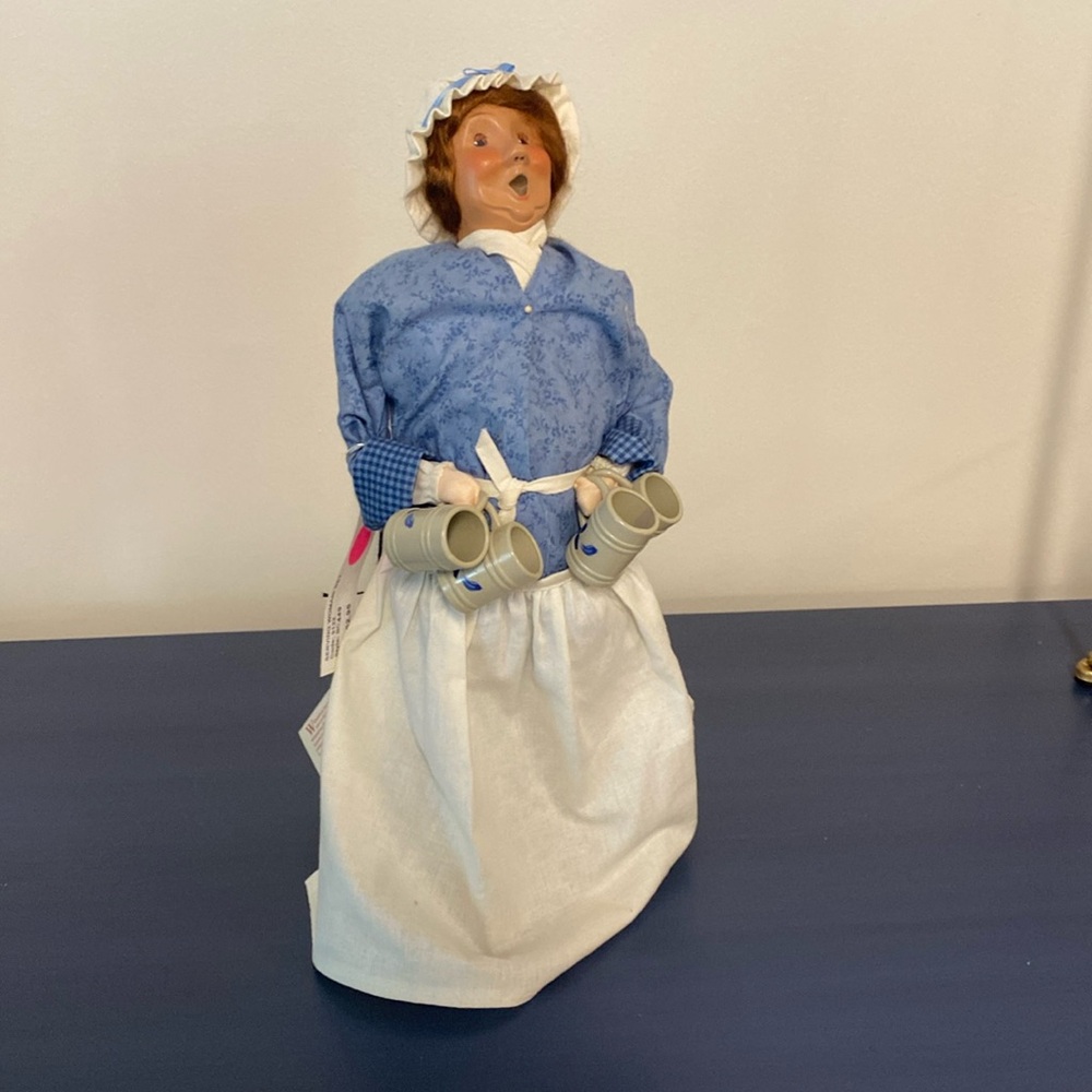 Buyers Choice Caroler; Williamsburg Collection